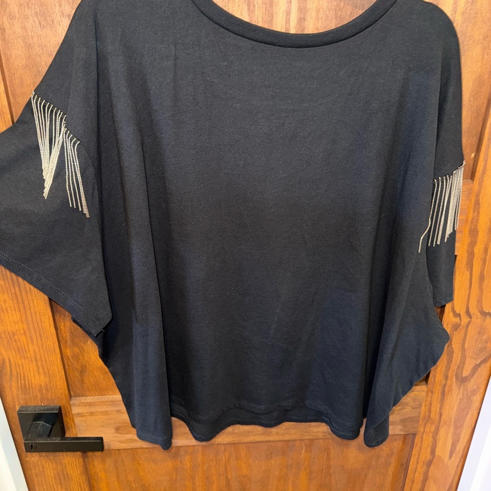 Torrid Black Misfits Graphic Crop Top. Size 4 - Picture 7 of 8